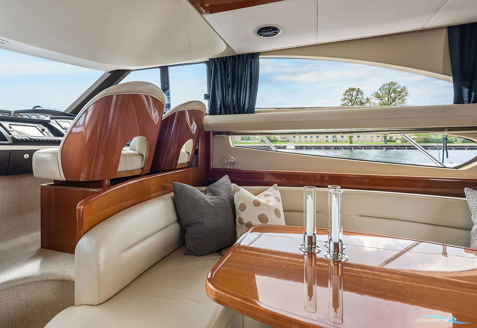 PRINCESS 42 Flybridge