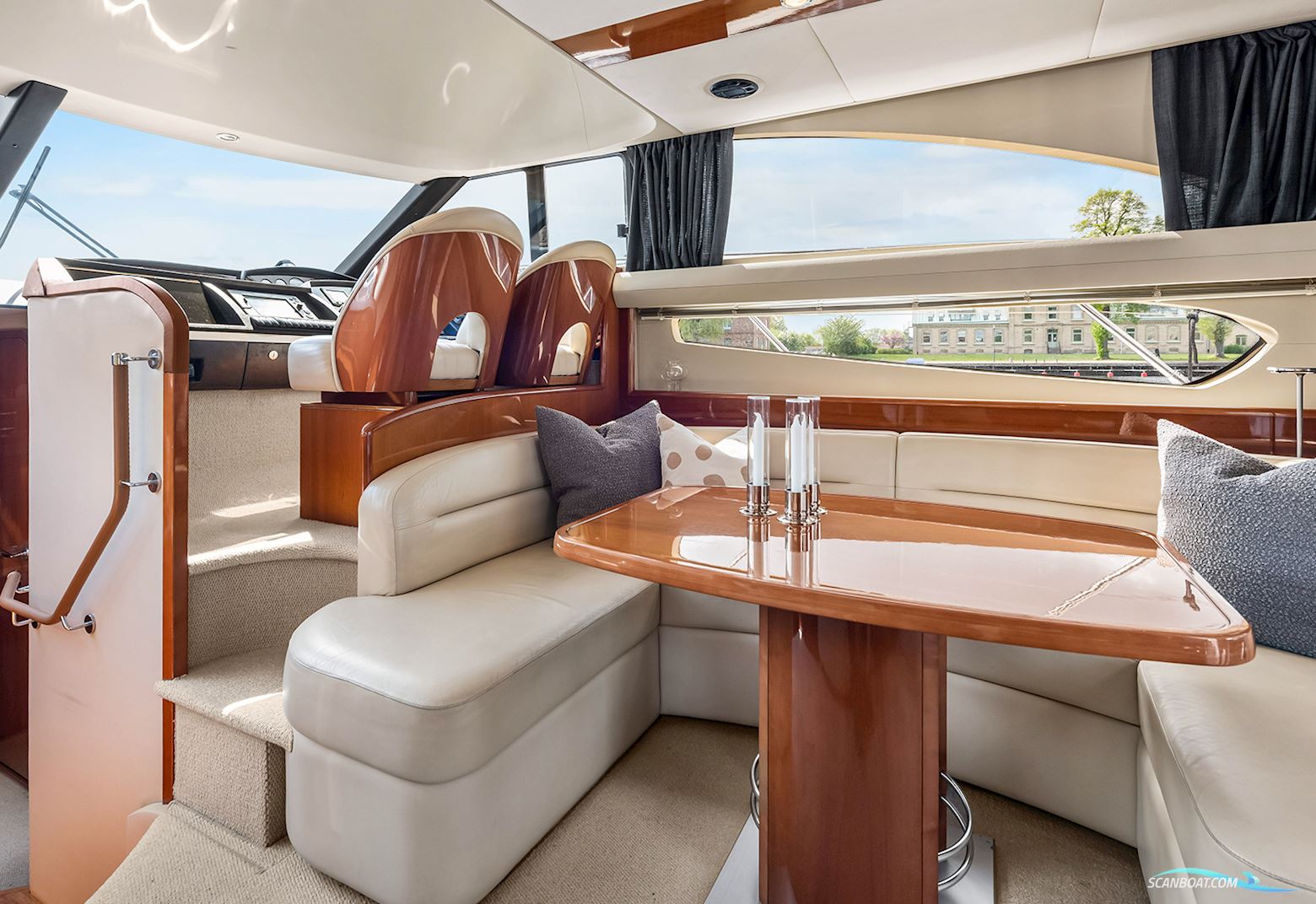 PRINCESS 42 Flybridge