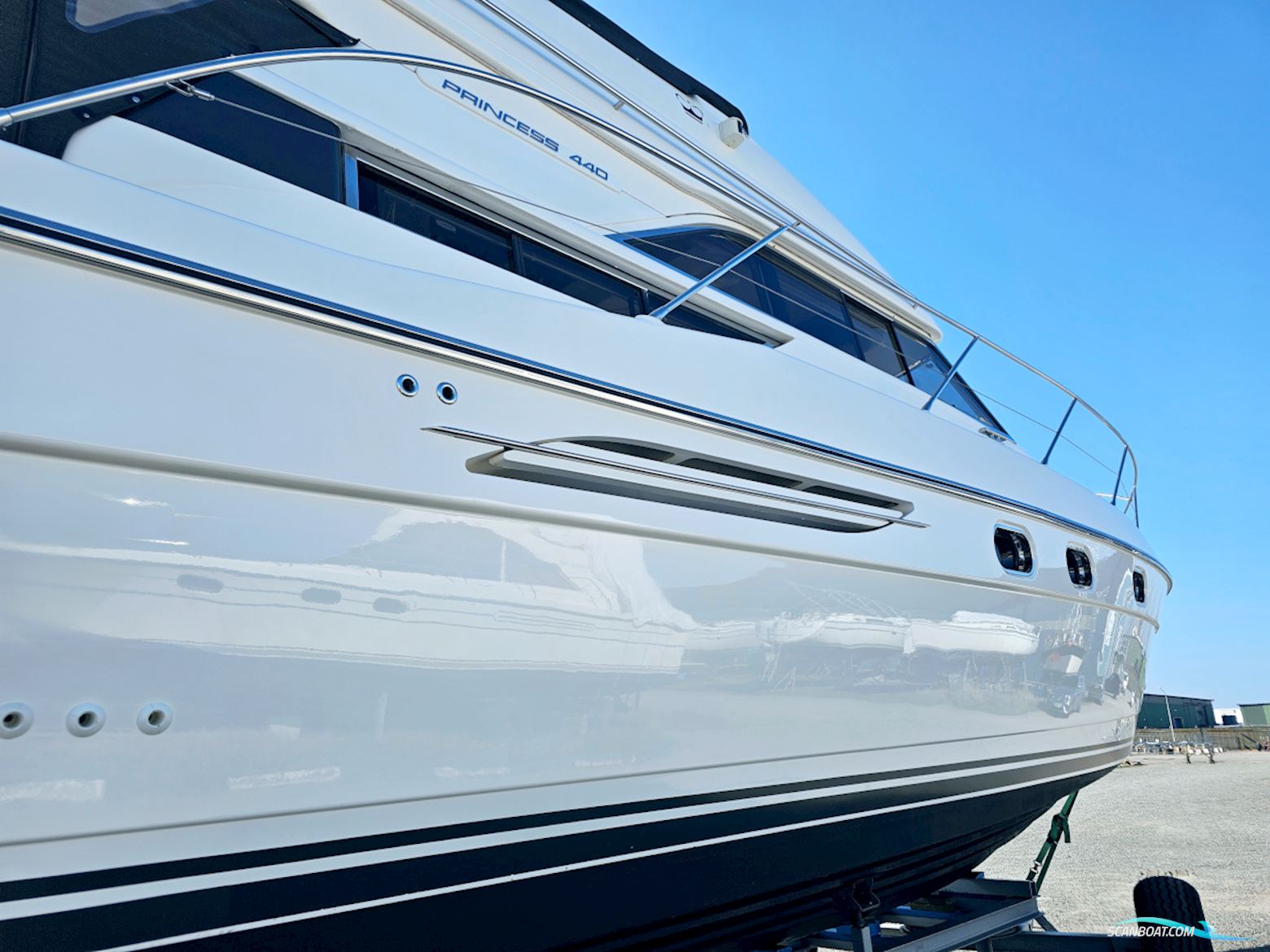 Princess 440 flybridge
