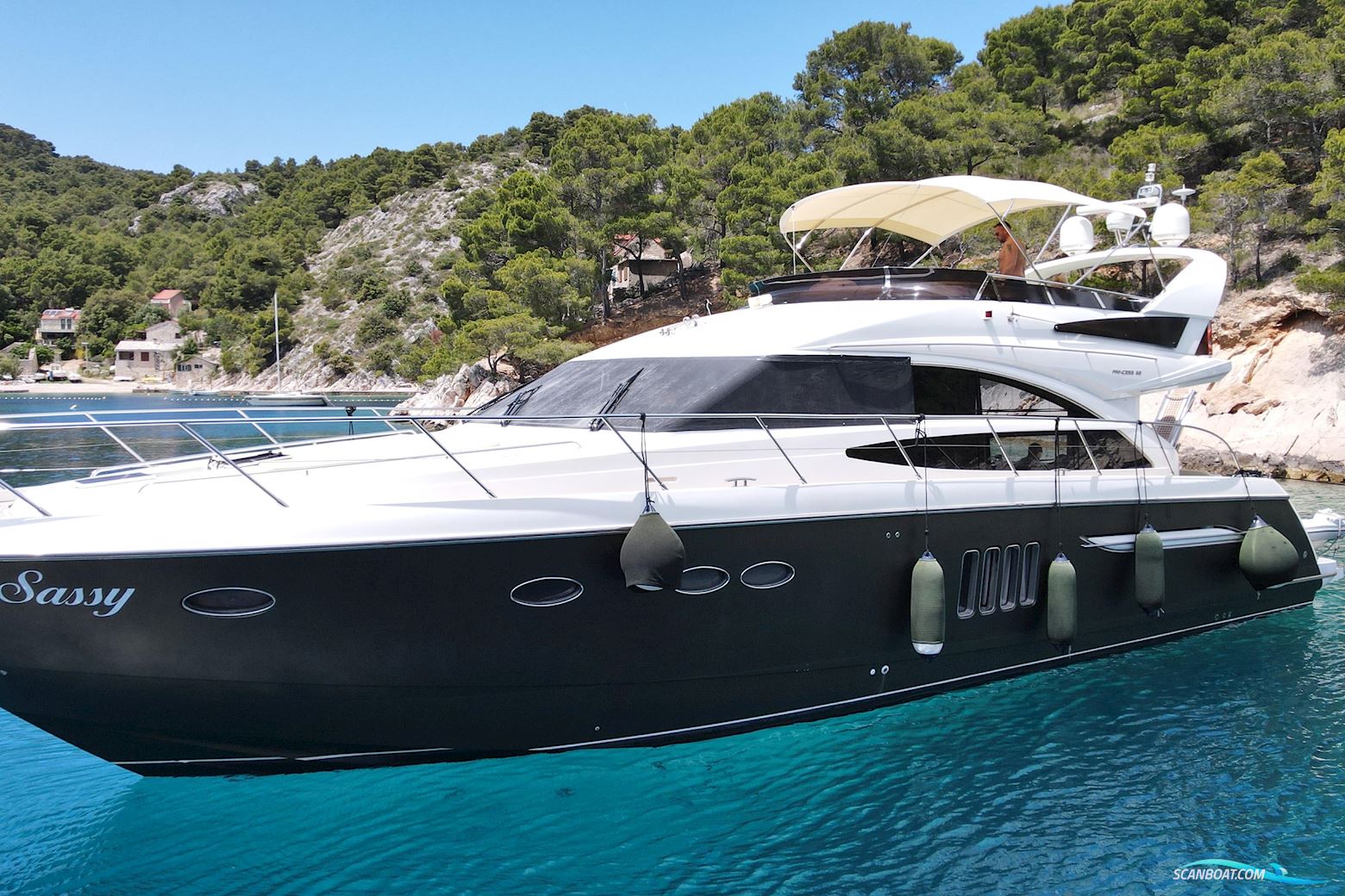 PRINCESS 62 Flybridge Motor Yacht