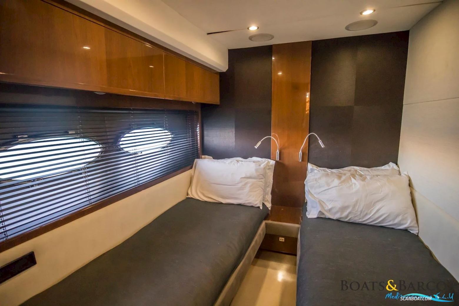 PRINCESS 72 Motor Yacht