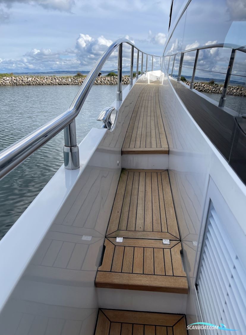 Princess 72