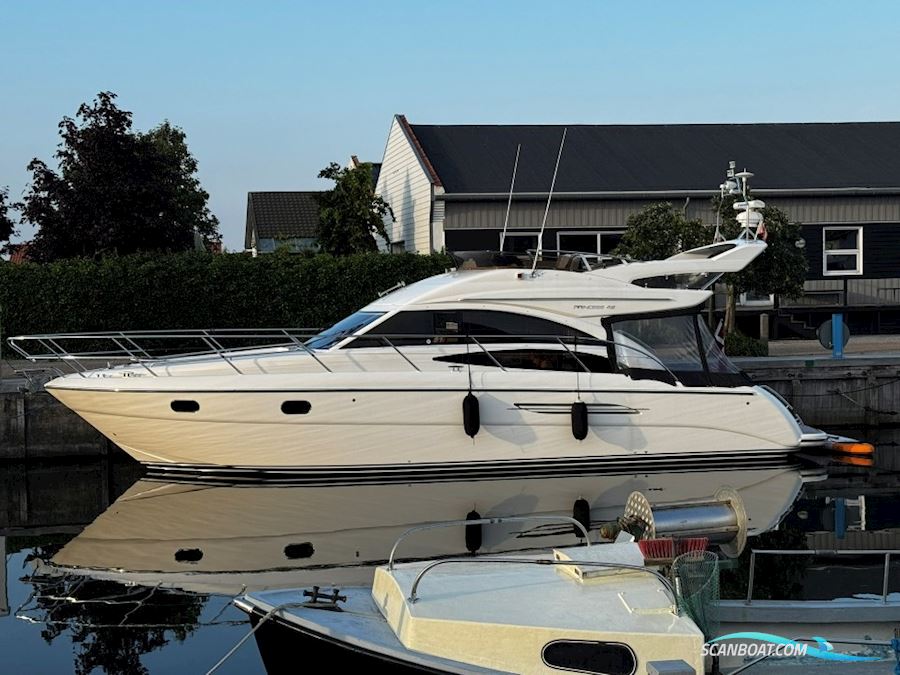 Princess P42 Fly Motorboat 2005, with Volvo Penta TAMD 74L-B EDC engine, Denmark