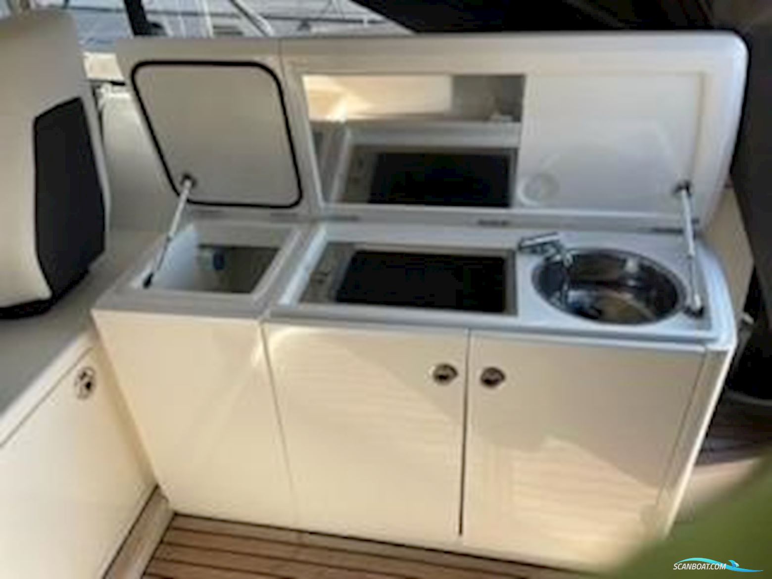 Princess V39 Cruiser