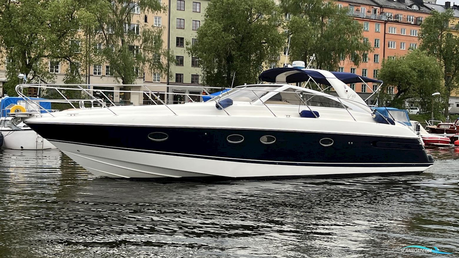Princess V40 Motorboat 1996, with Volvo Penta engine, Sweden