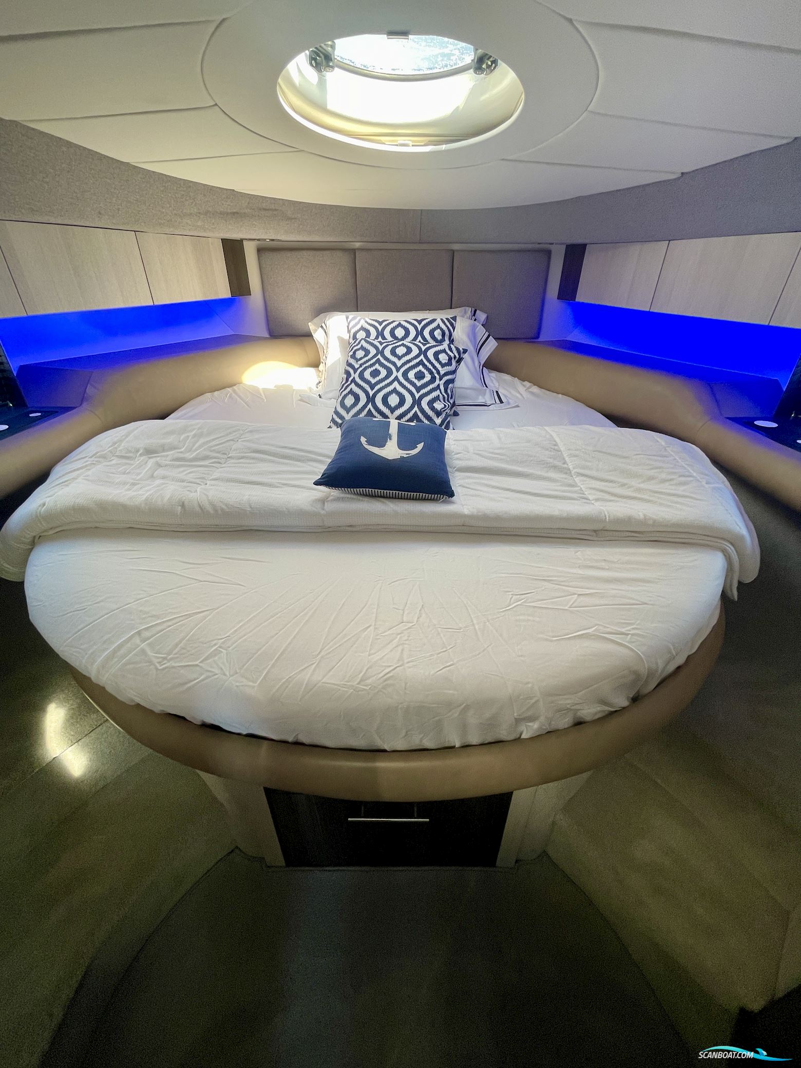 PRINCESS V40