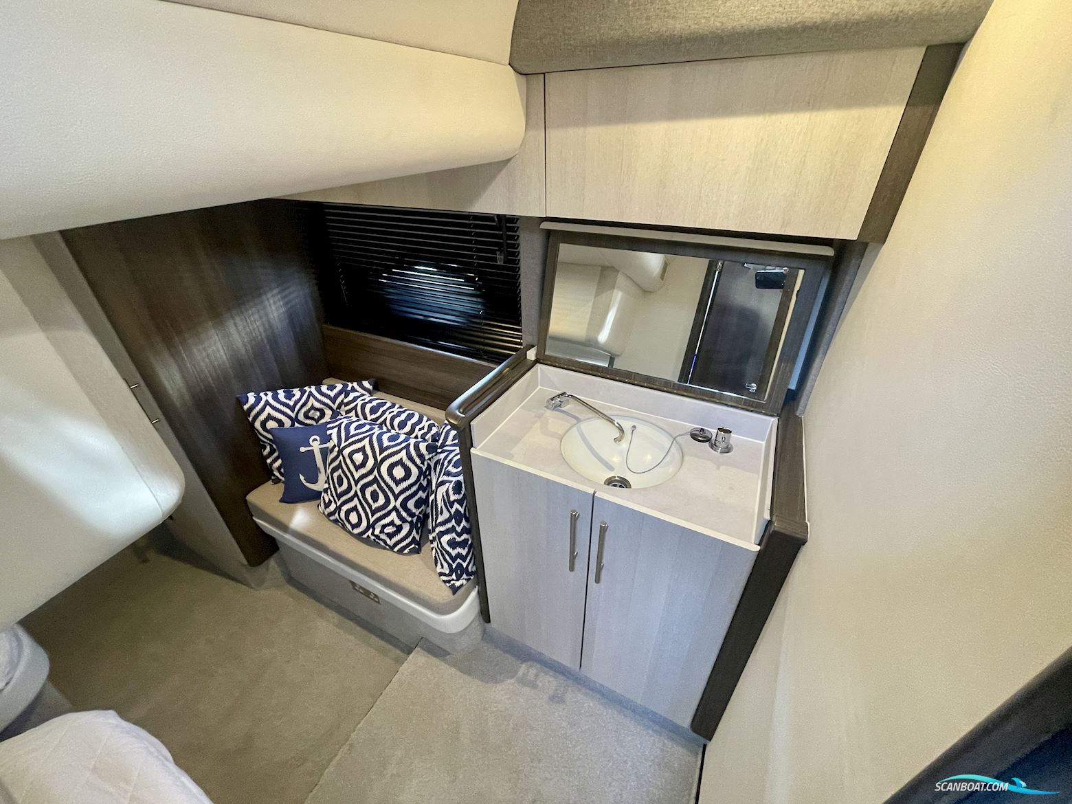 PRINCESS V40