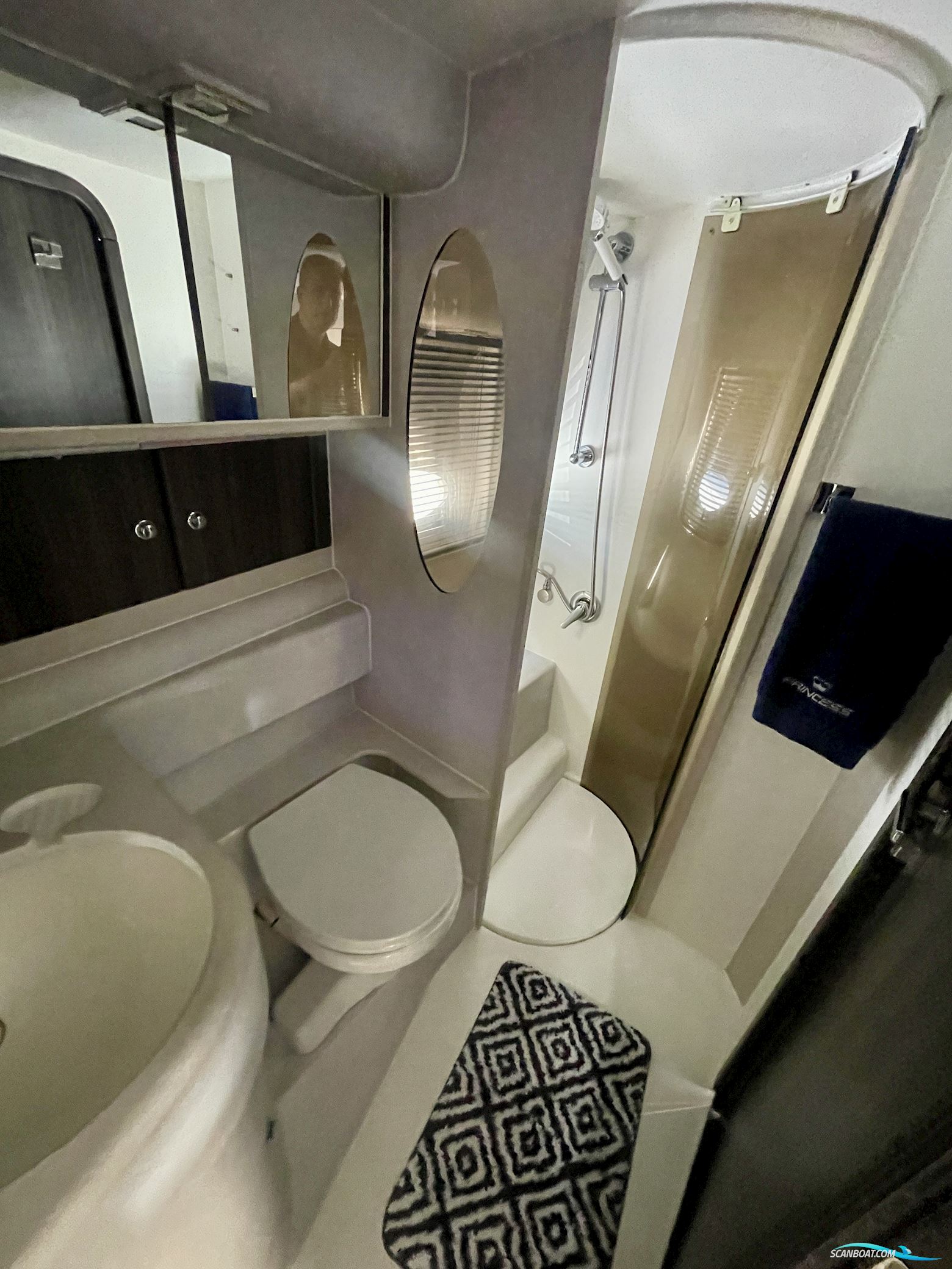 PRINCESS V40