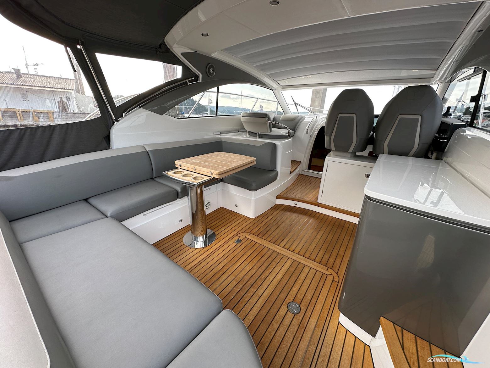 PRINCESS V40