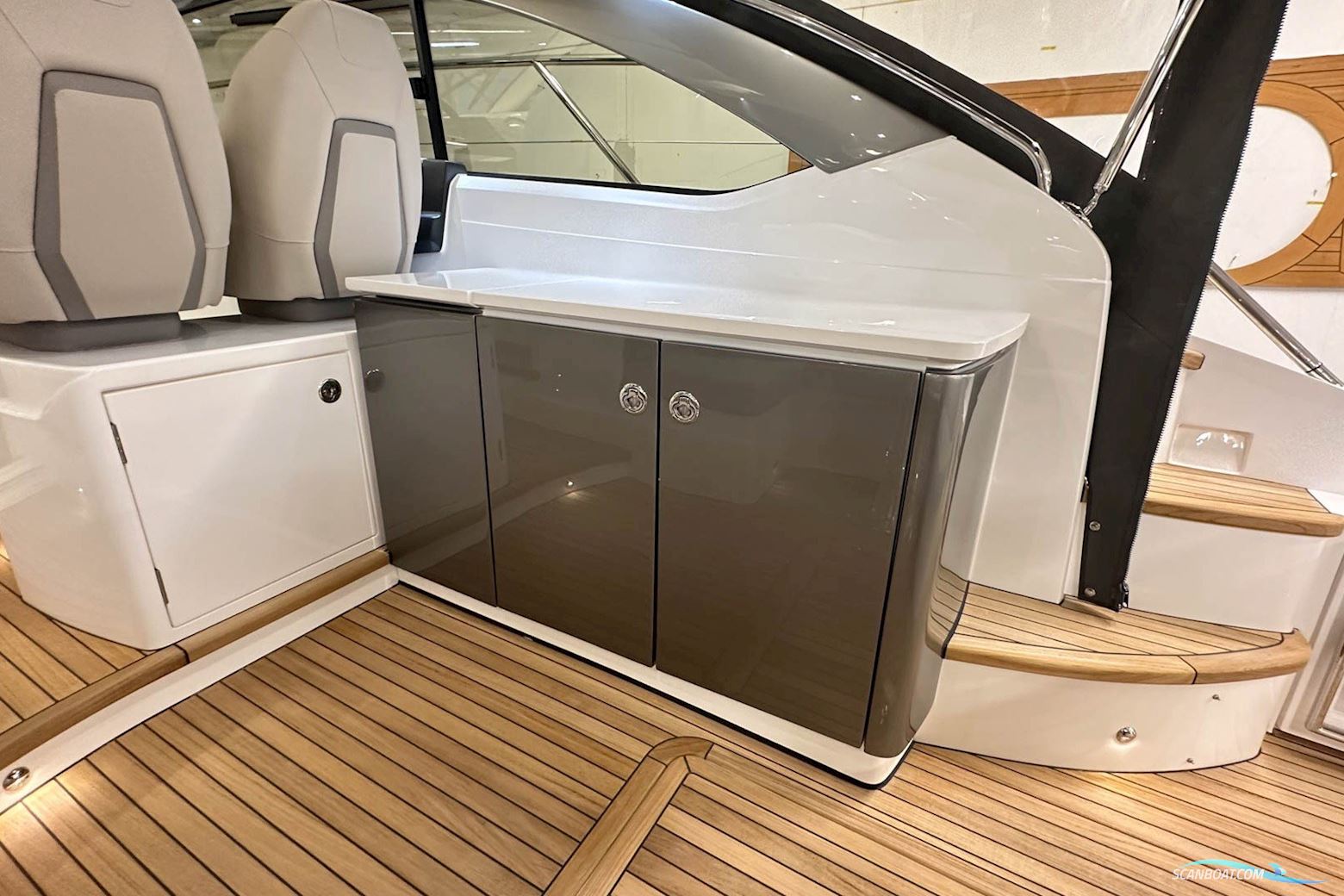 PRINCESS V40