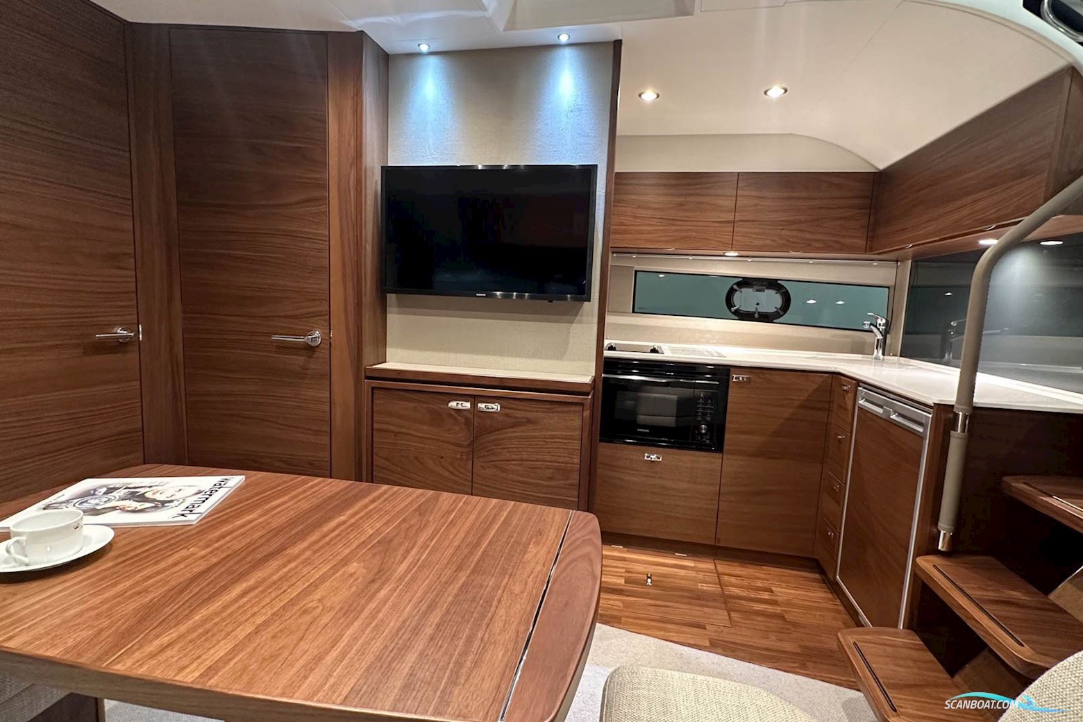 PRINCESS V40