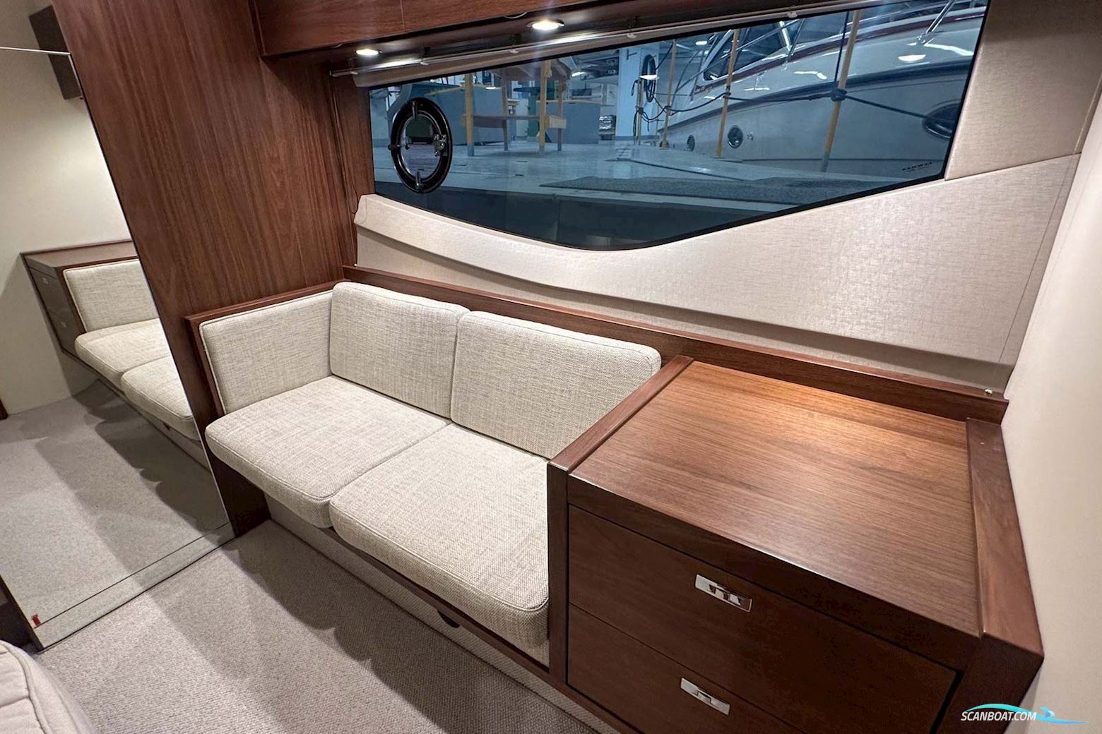 PRINCESS V40