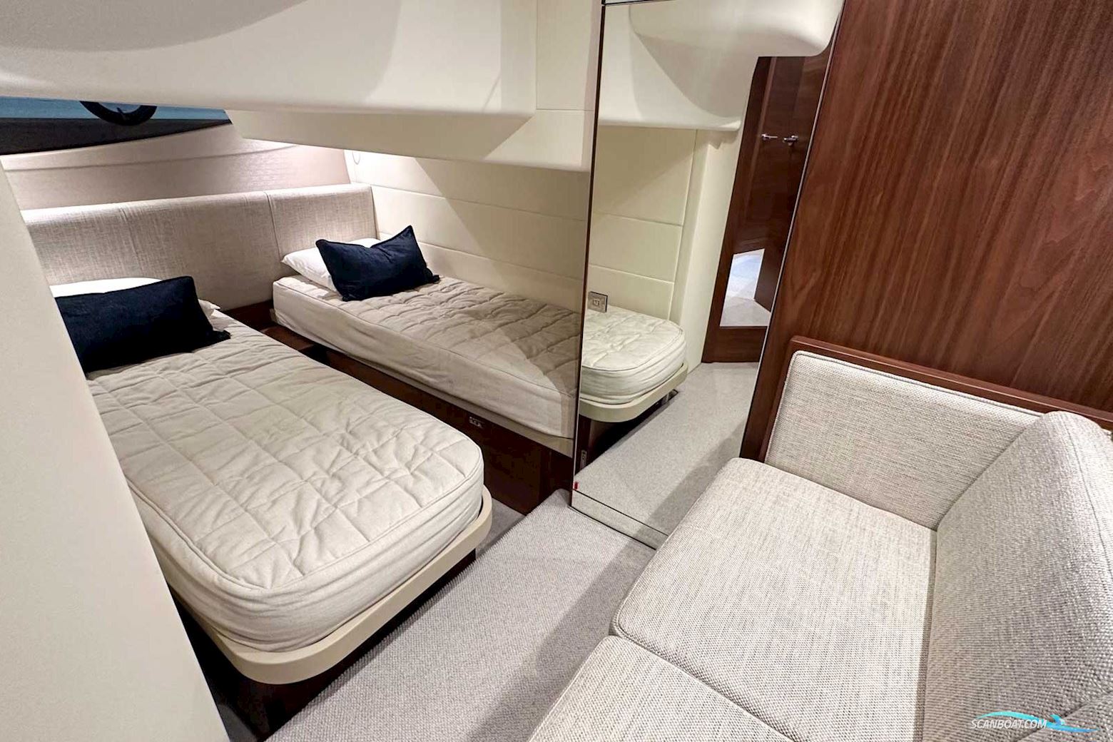 PRINCESS V40