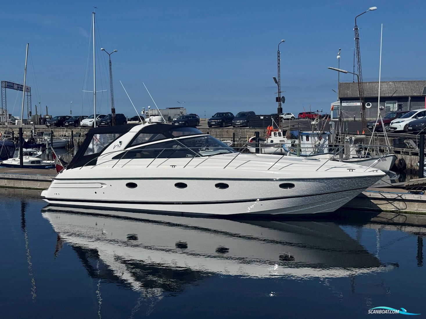 Princess V42 Mkii Motorboat 2006, with Volvo Penta d6 350 engine, Denmark