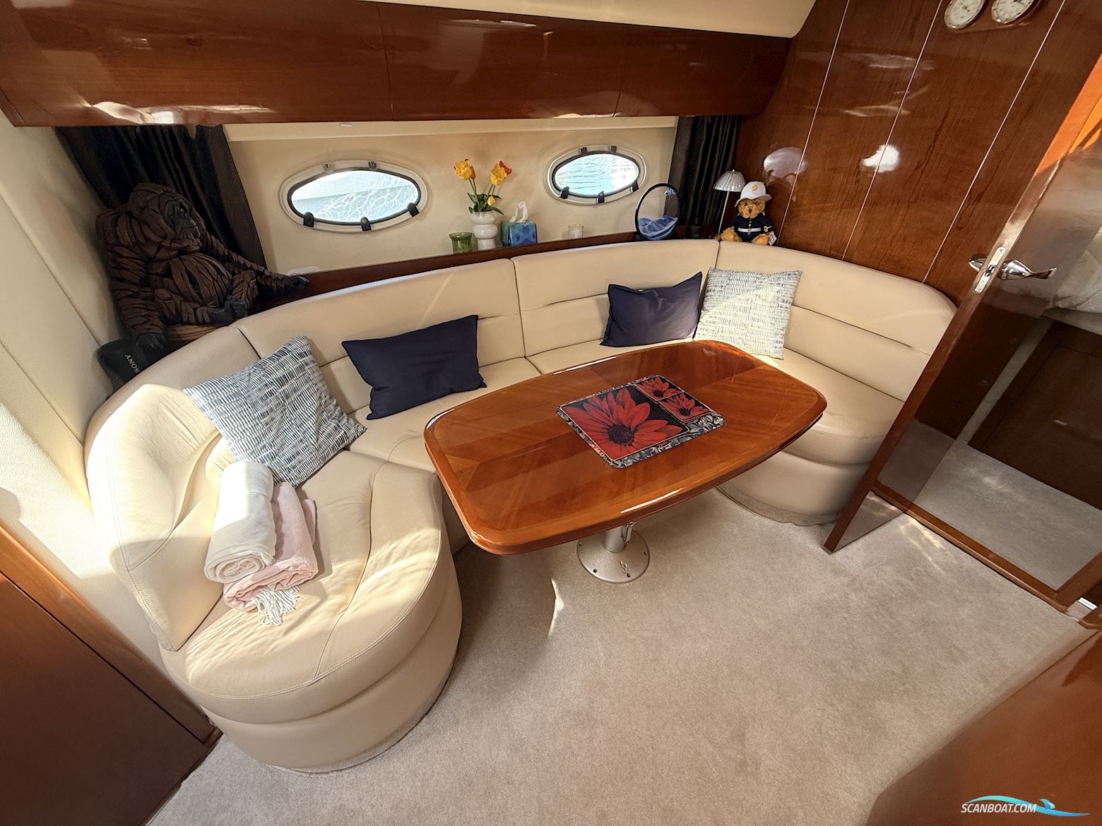 PRINCESS V42