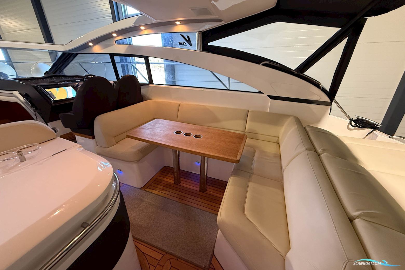 PRINCESS V42