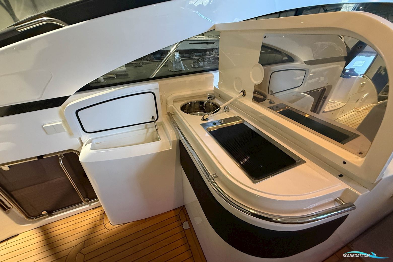 PRINCESS V42