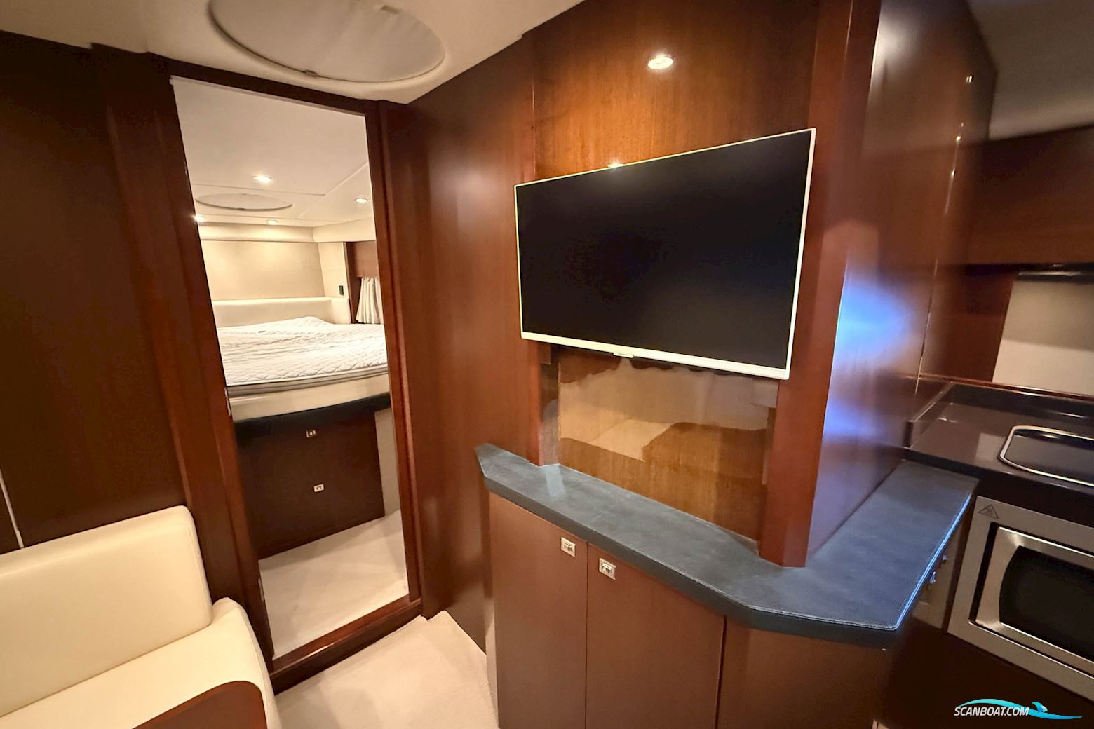PRINCESS V42