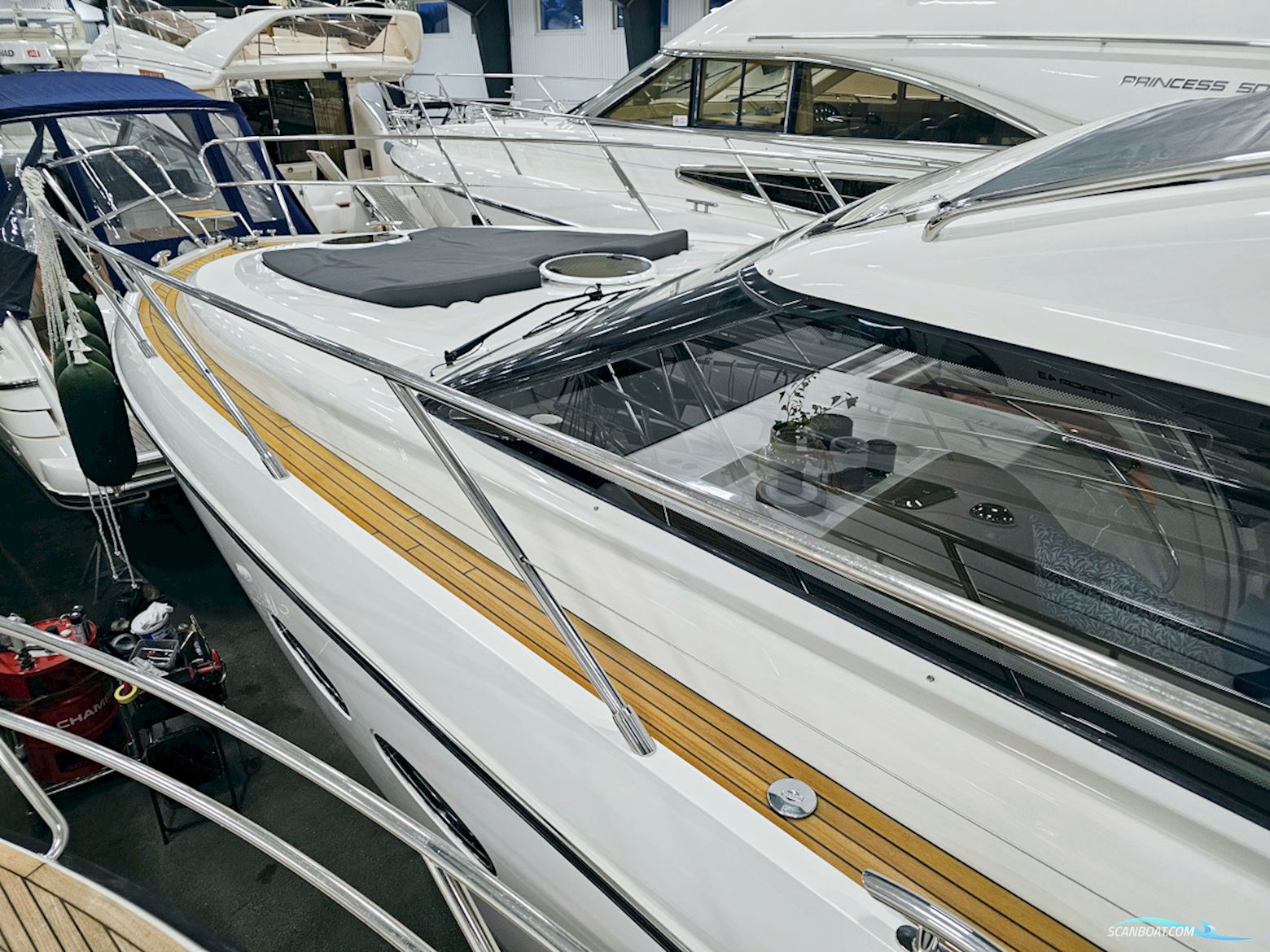 Princess V42 Volvo Penta D6-370 Joystick control