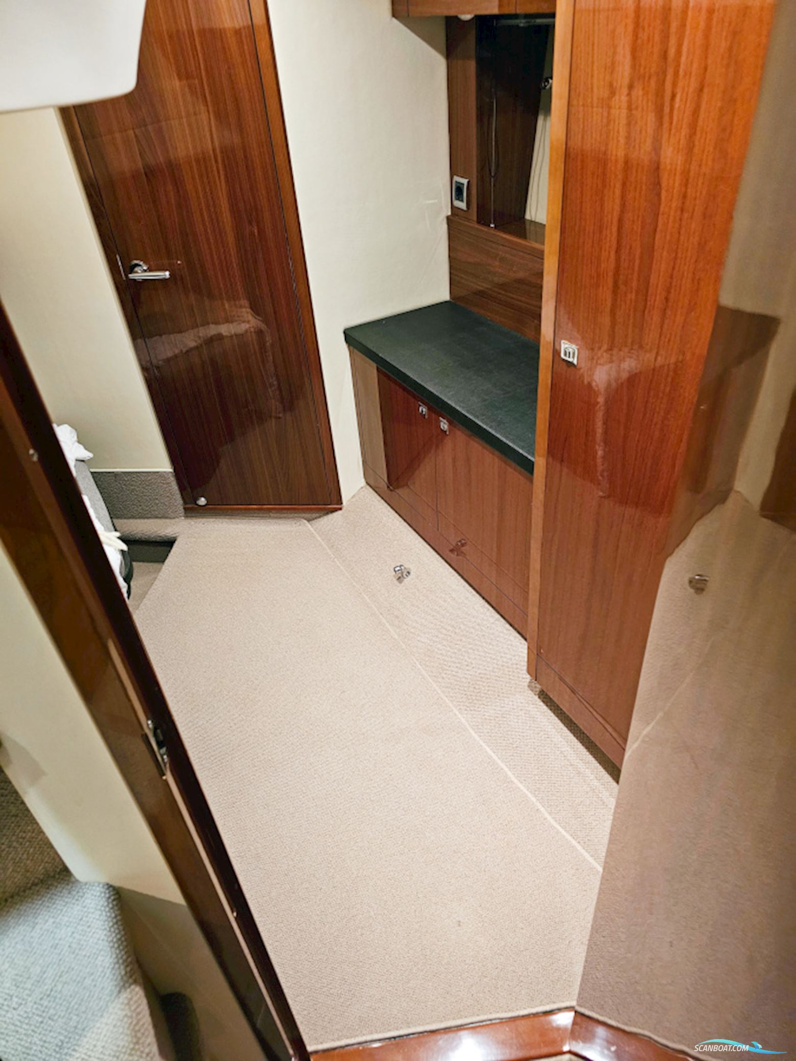 Princess V42 Volvo Penta D6-370 Joystick control