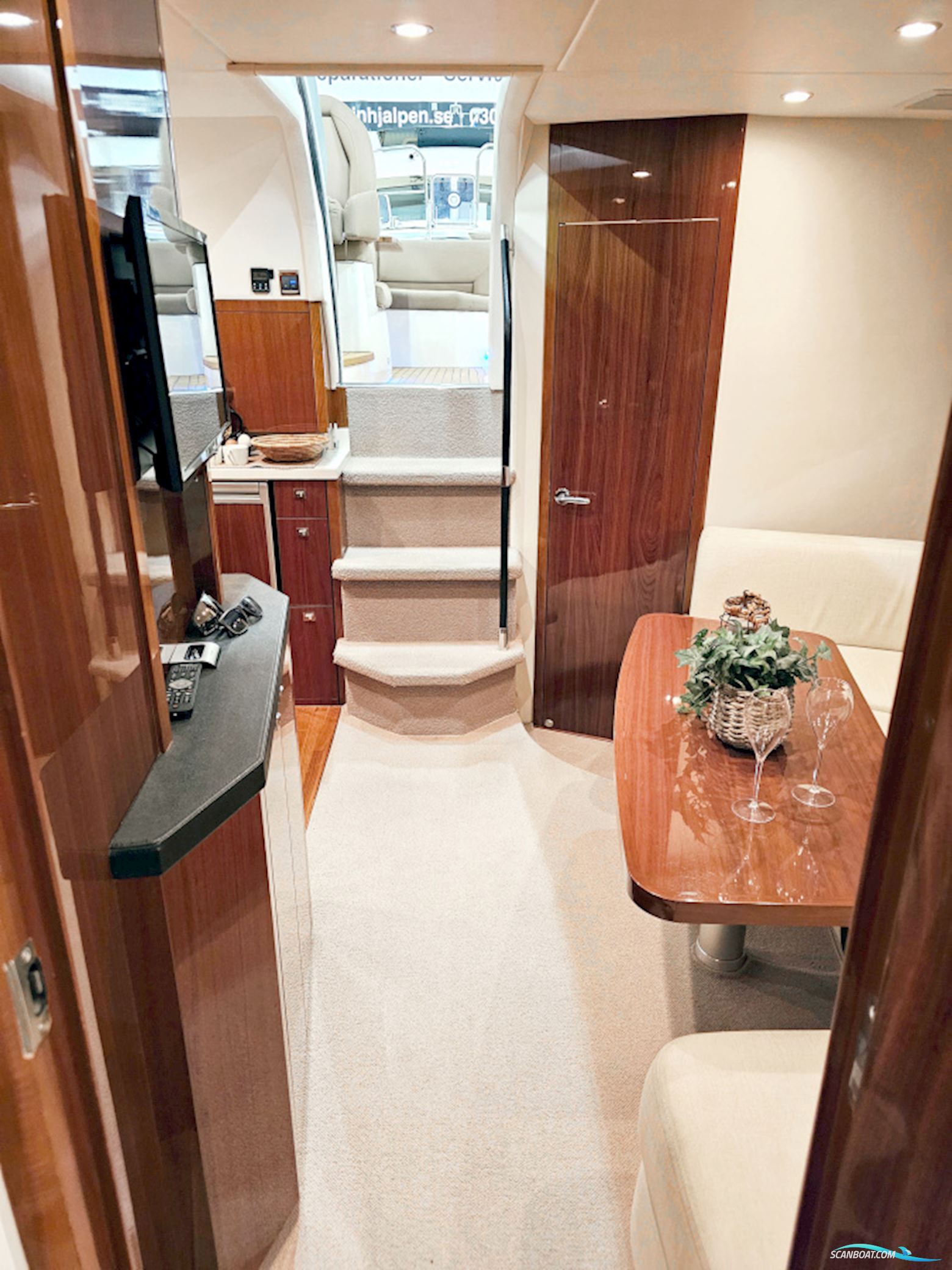 Princess V42 Volvo Penta D6-370 Joystick control