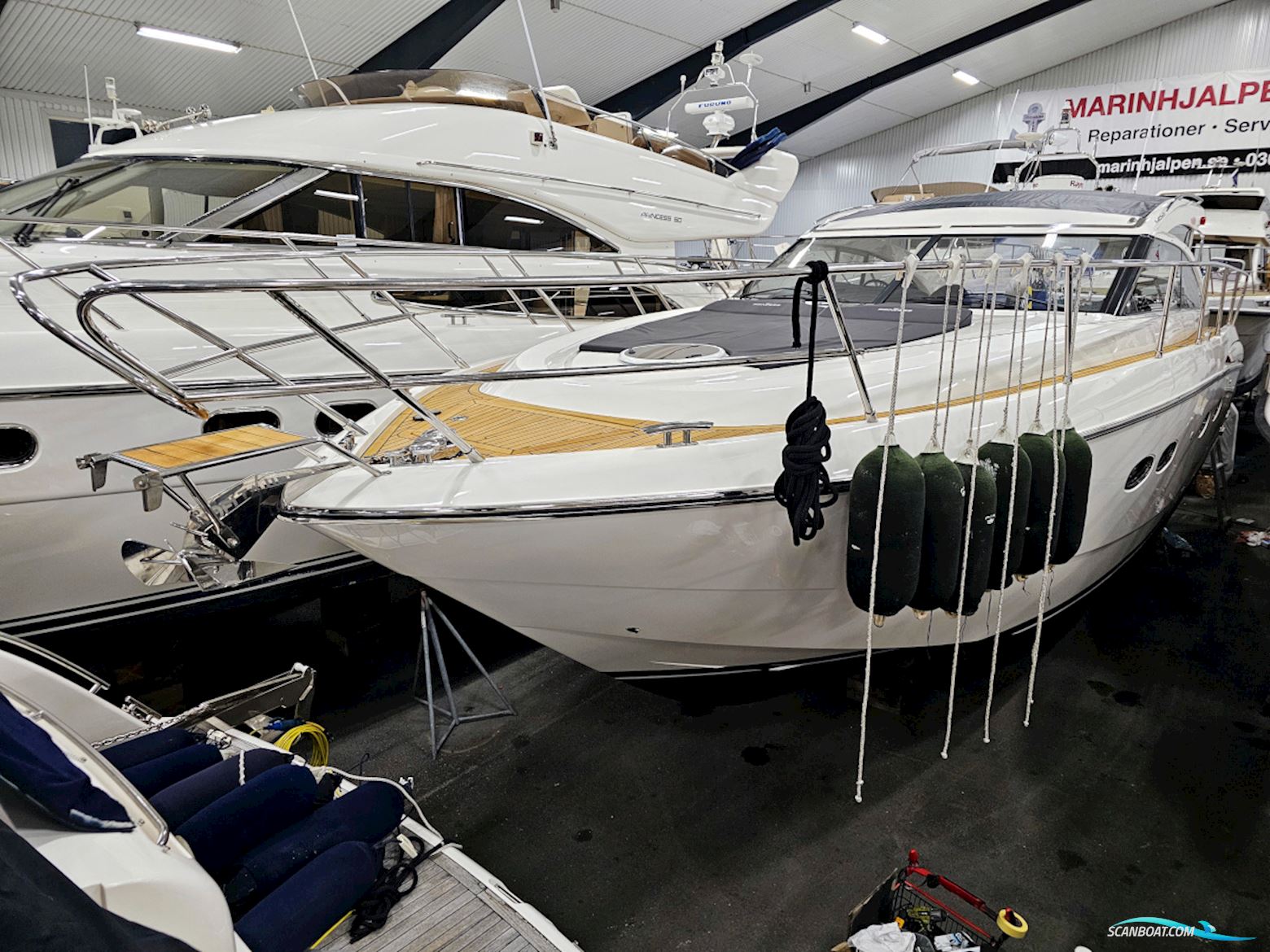 Princess V42 Volvo Penta D6-370 Joystick Control