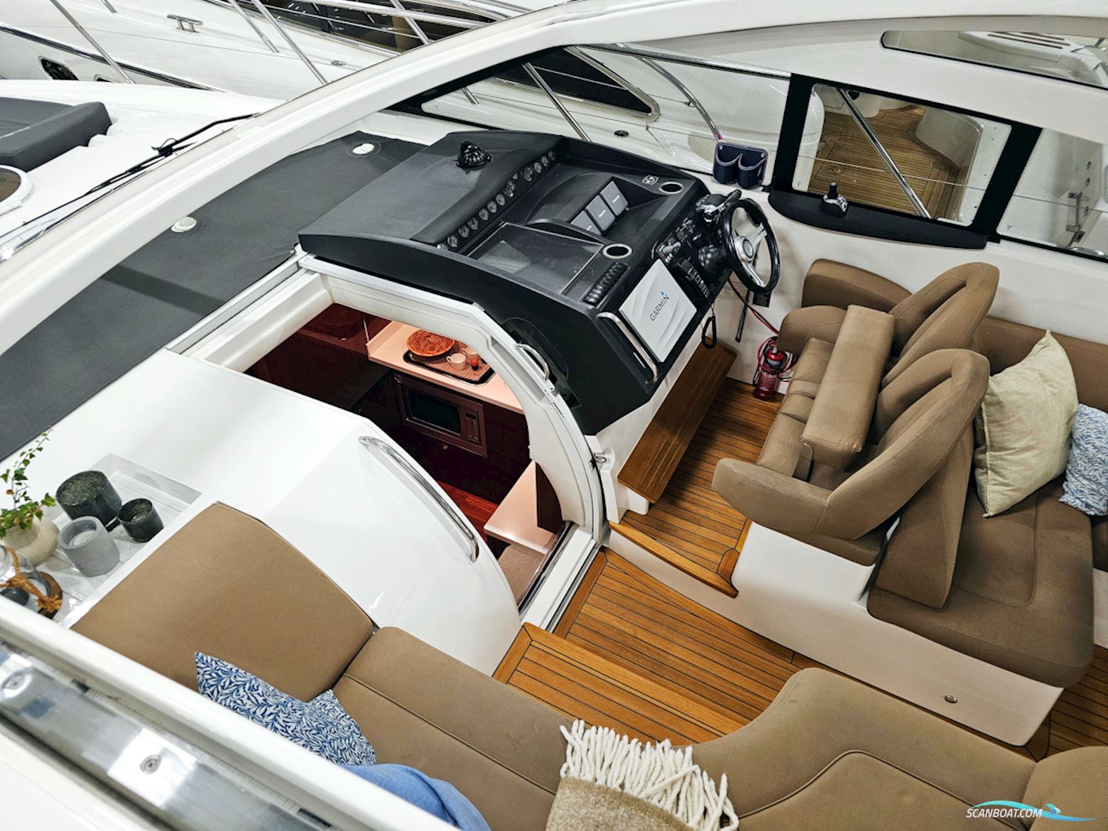 Princess V42 Volvo Penta D6-370 Joystick Control