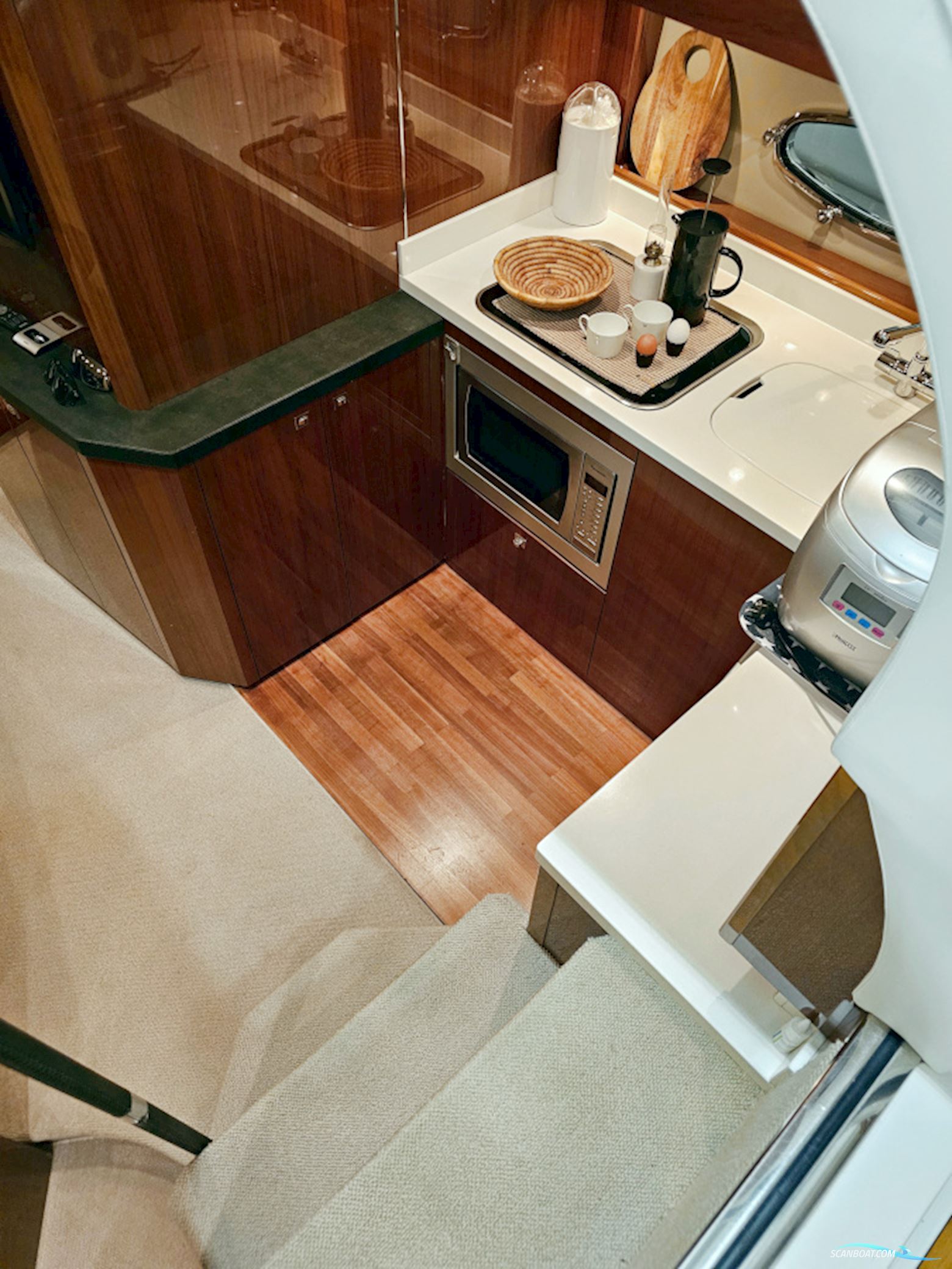 Princess V42 Volvo Penta D6-370 Joystick Control