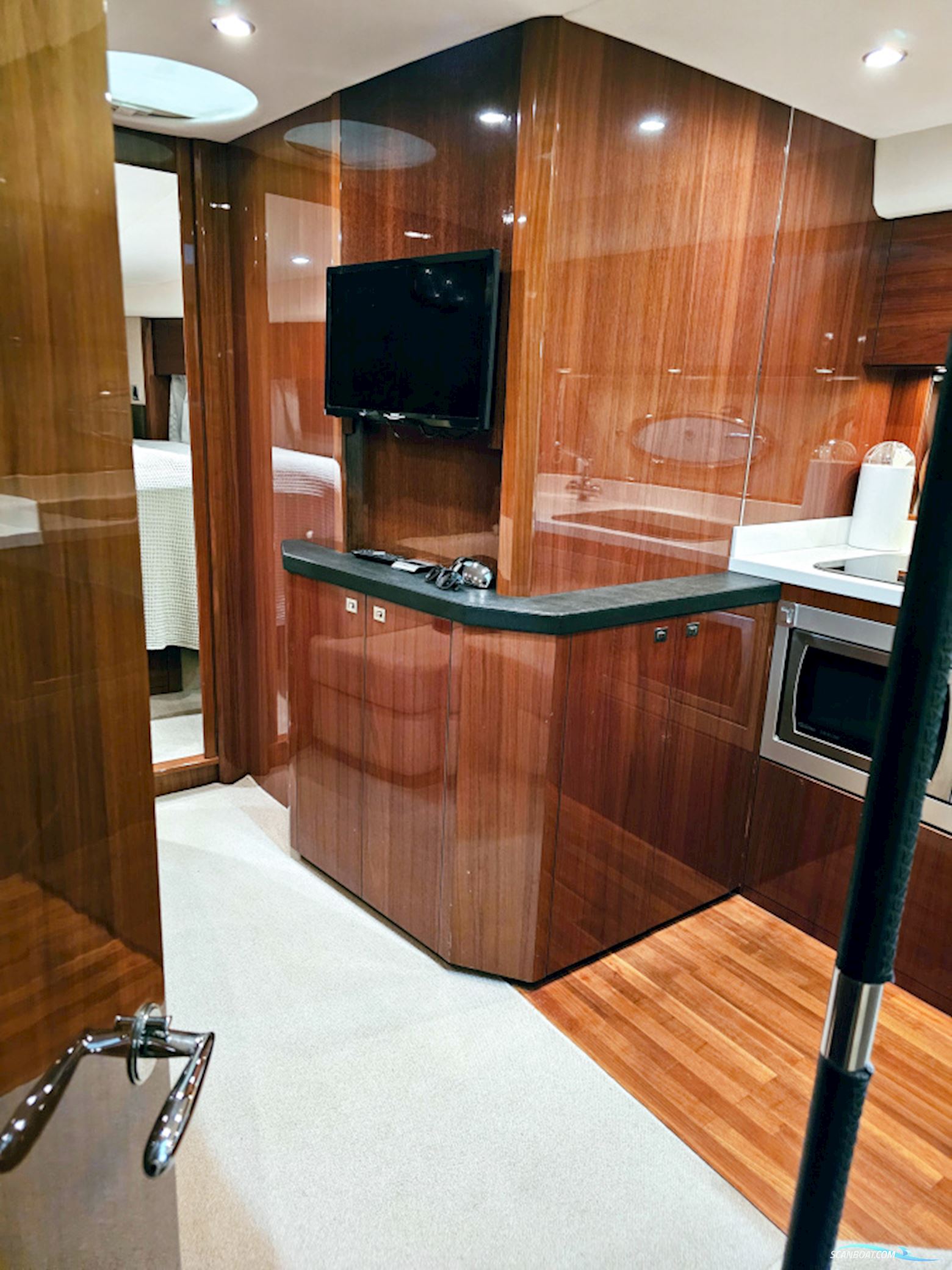 Princess V42 Volvo Penta D6-370 Joystick Control