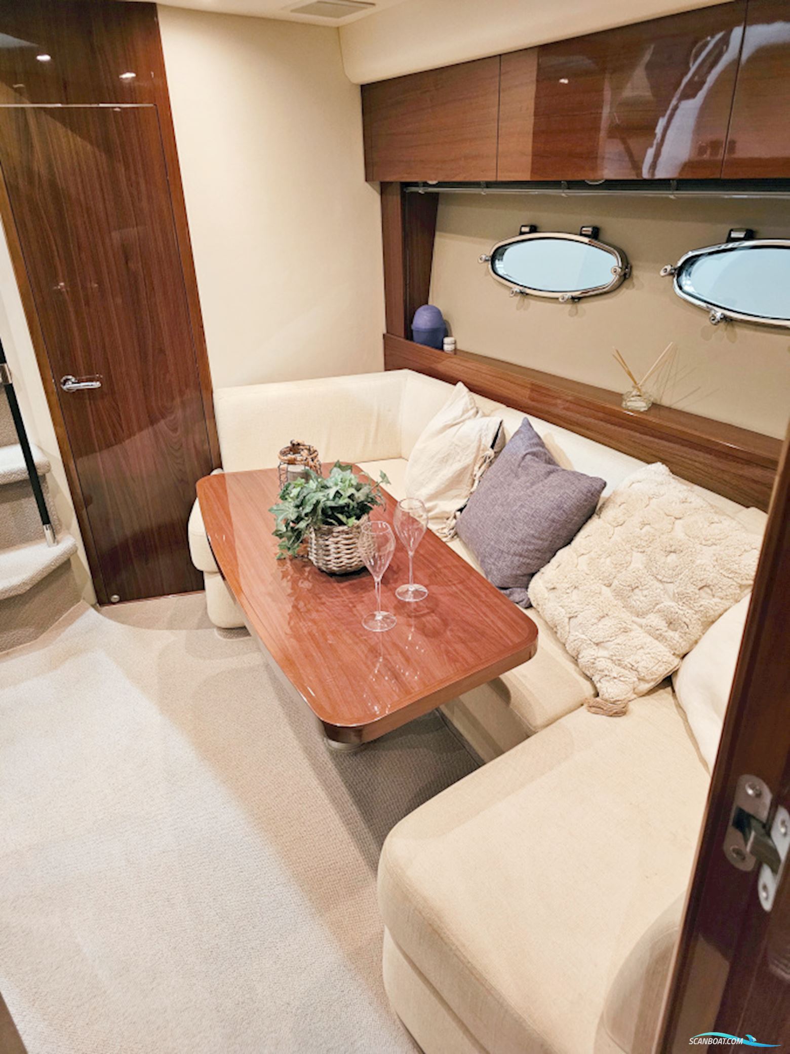 Princess V42 Volvo Penta D6-370 Joystick Control