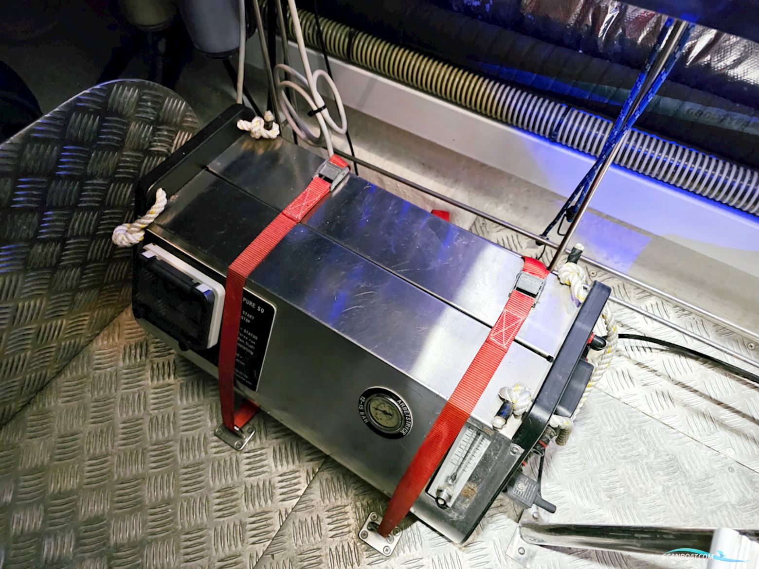 Princess V42 Volvo Penta D6-370 Joystick Control