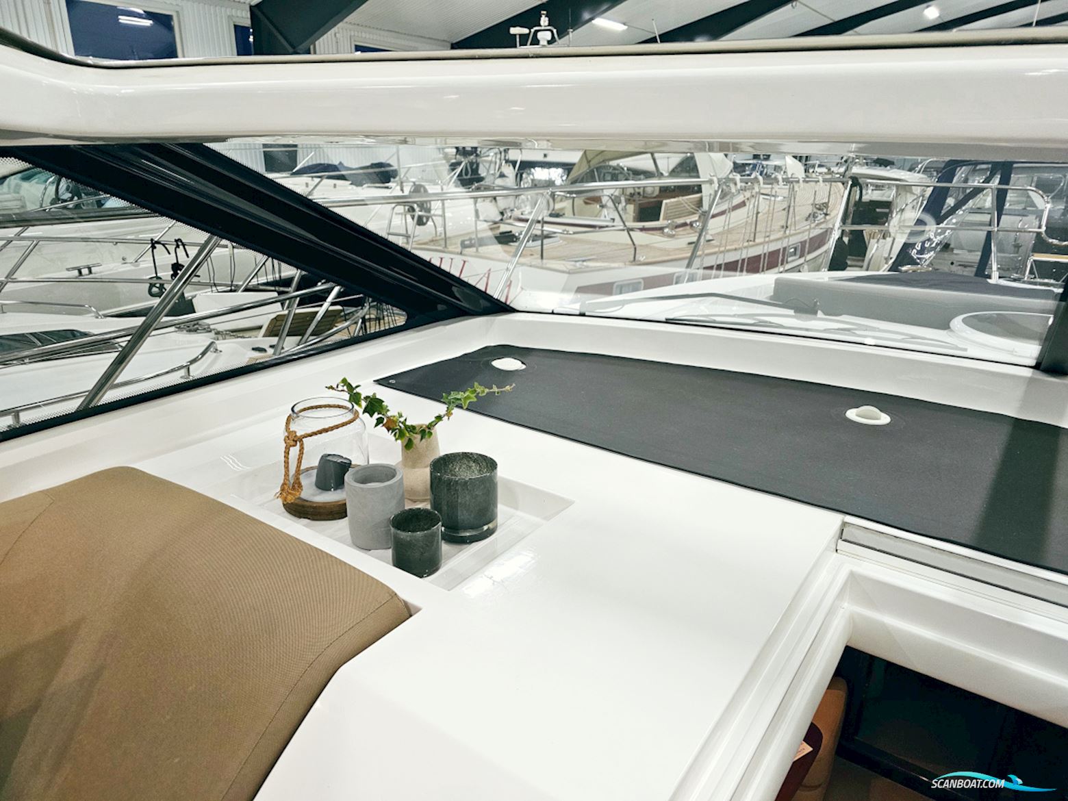 Princess V42 Volvo Penta D6-370 Joystick control