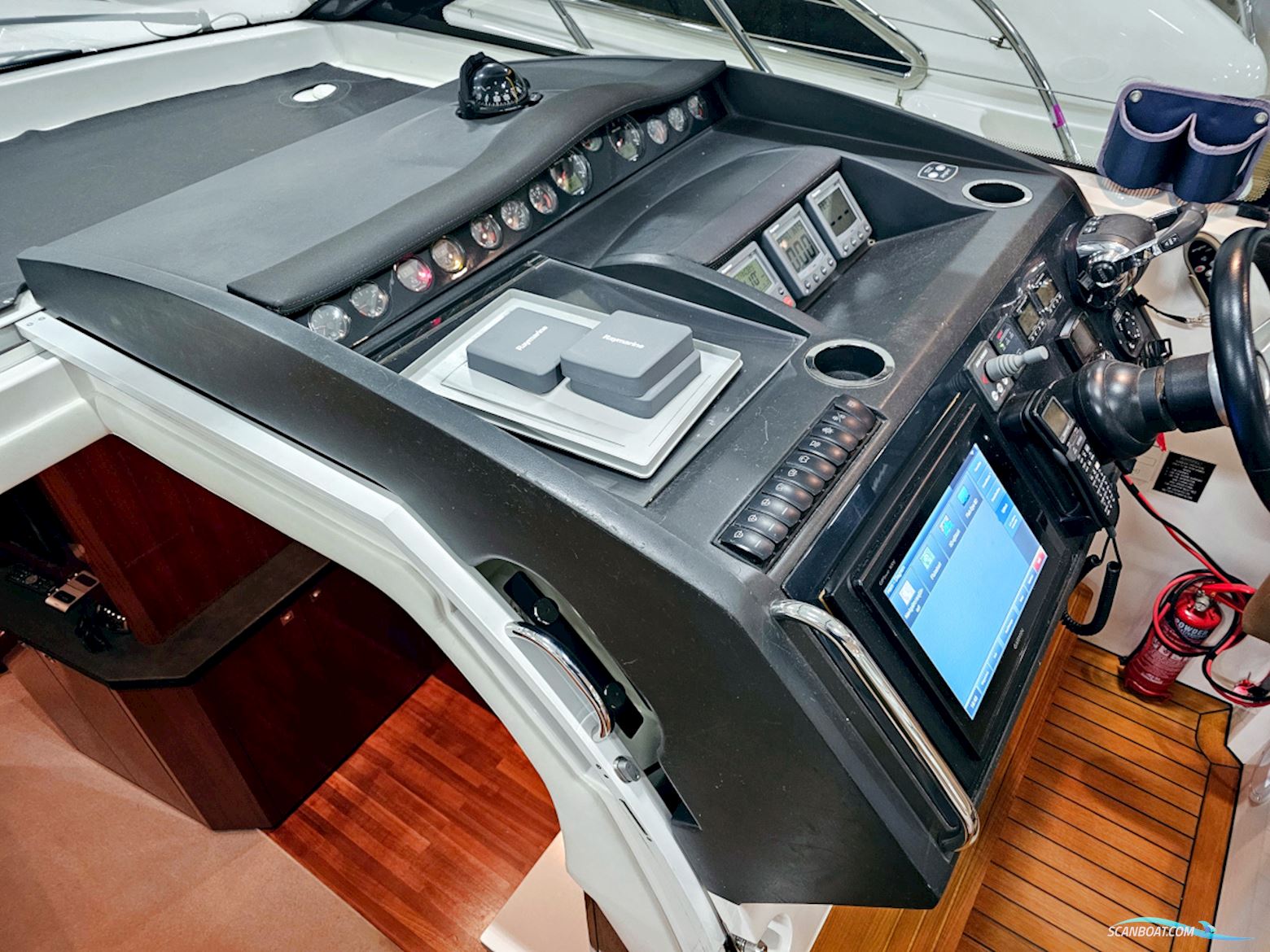 Princess V42 Volvo Penta D6-370 Joystick control