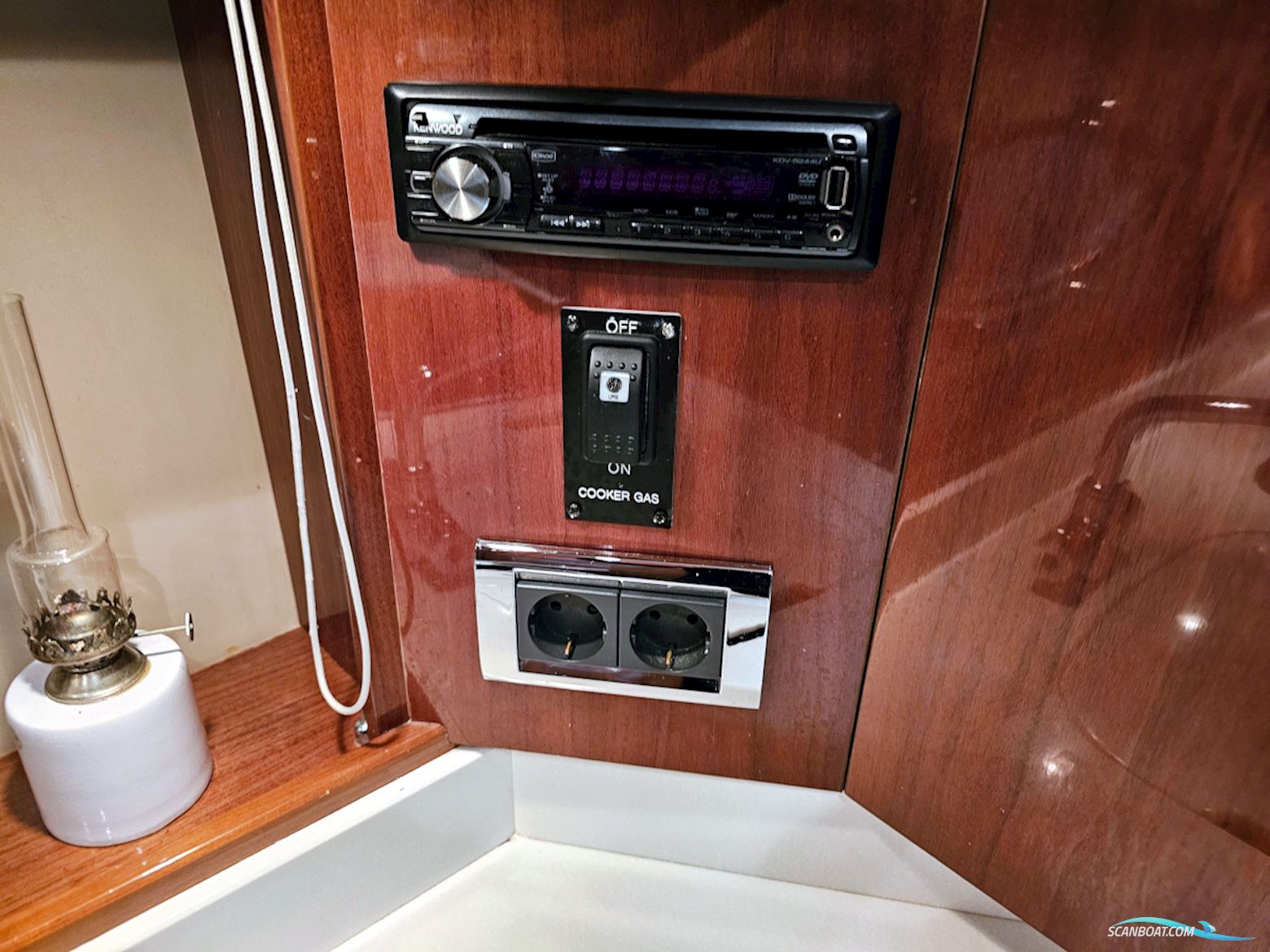 Princess V42 Volvo Penta D6-370 Joystick control