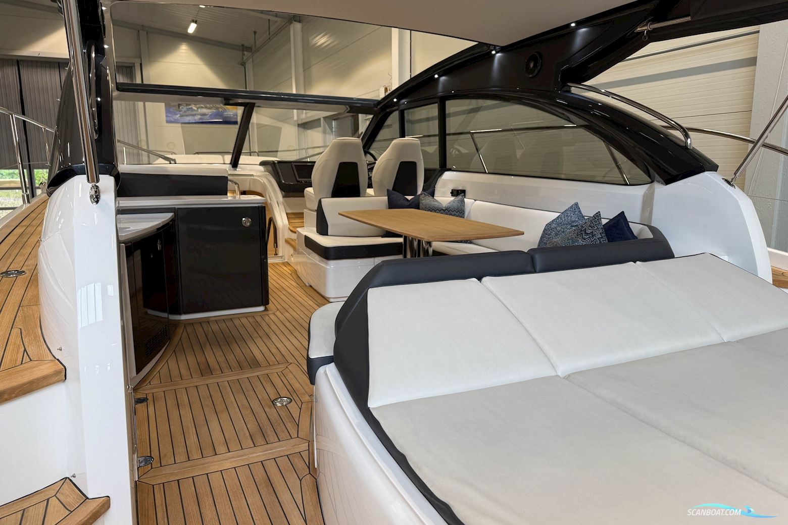 Princess V48 Open