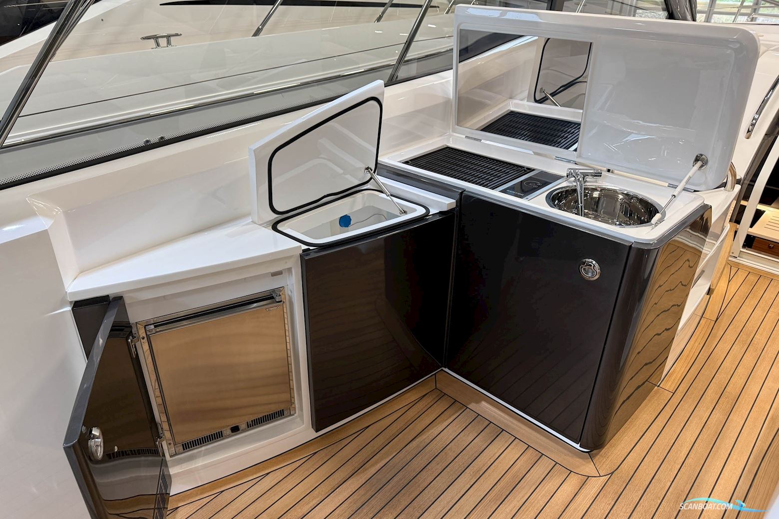 Princess V48 Open