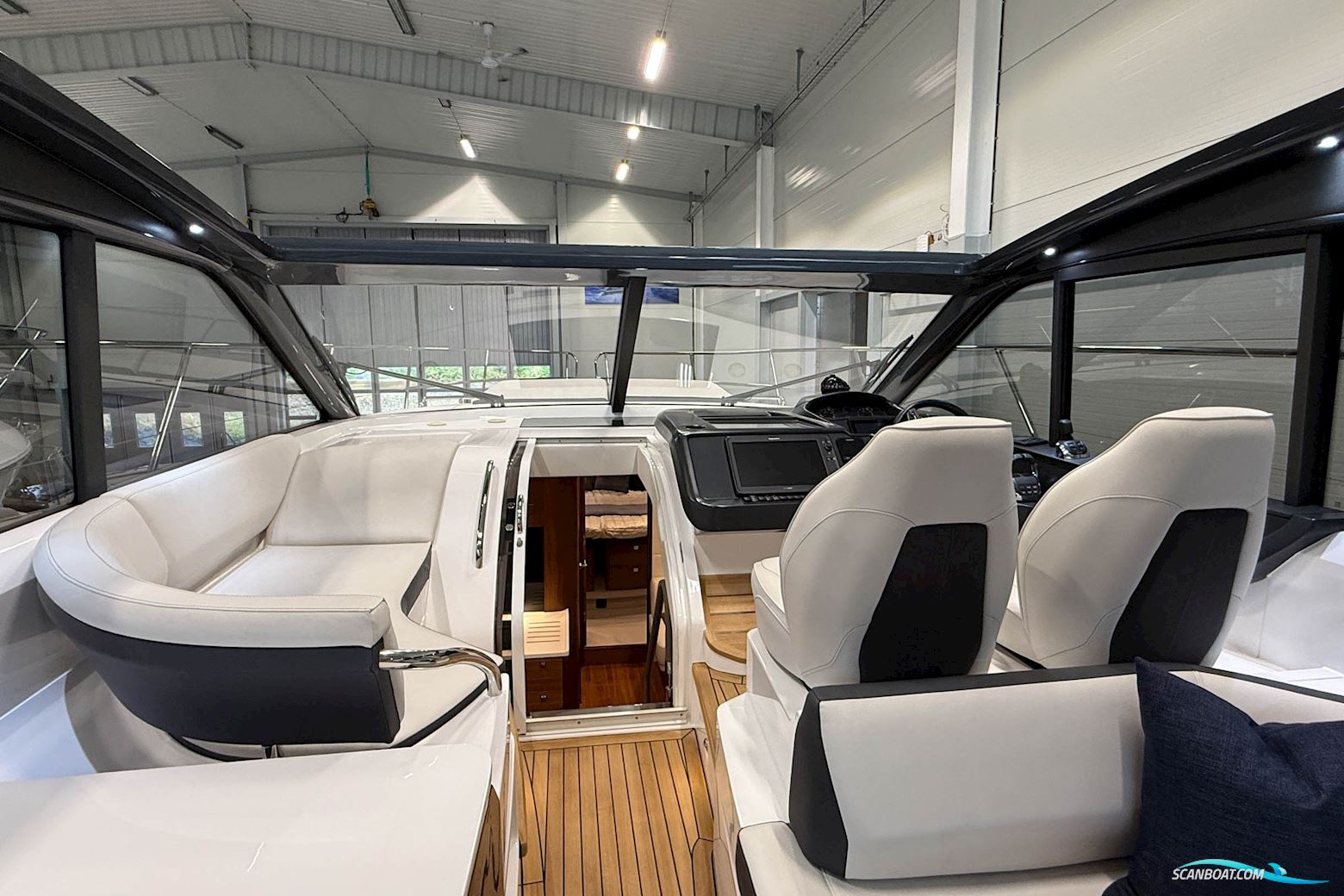 Princess V48 Open