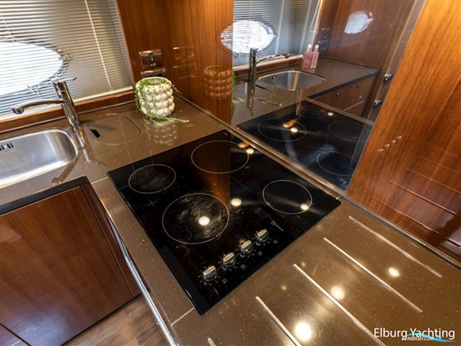 Princess V62