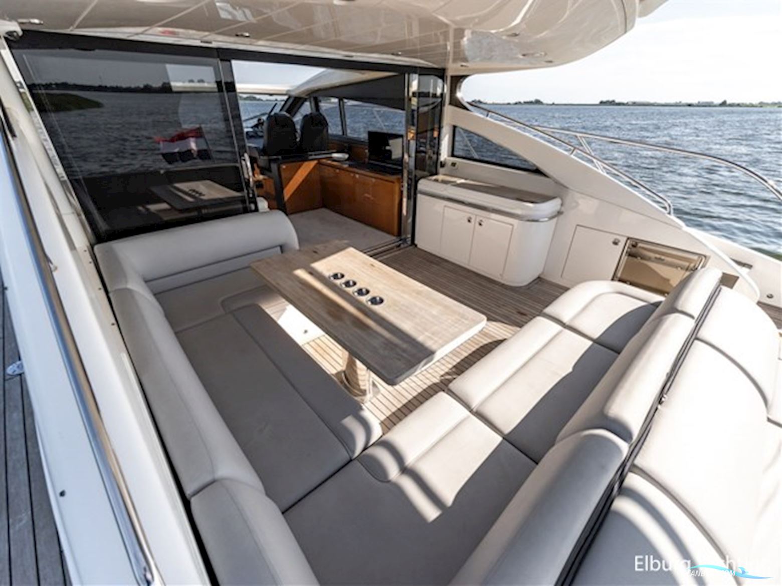 Princess V62