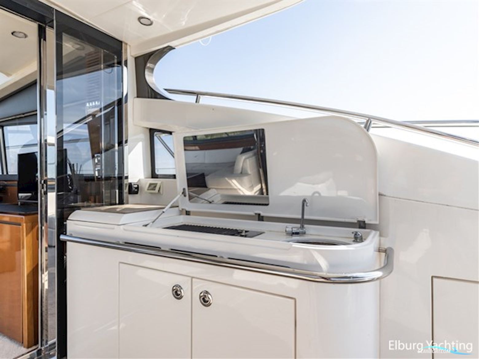 Princess V62
