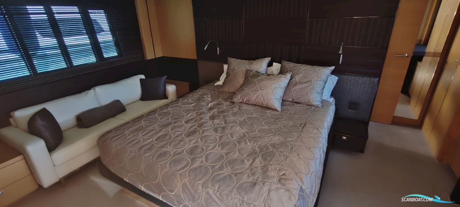PRINCESS V72