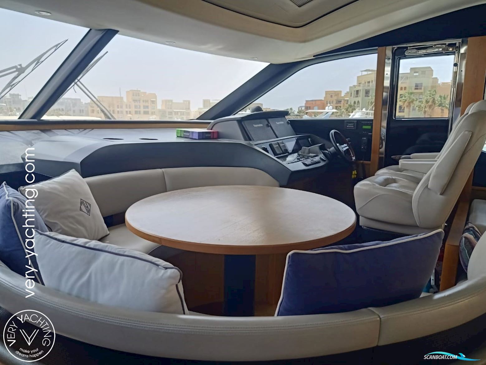 Princess Yachts S72
