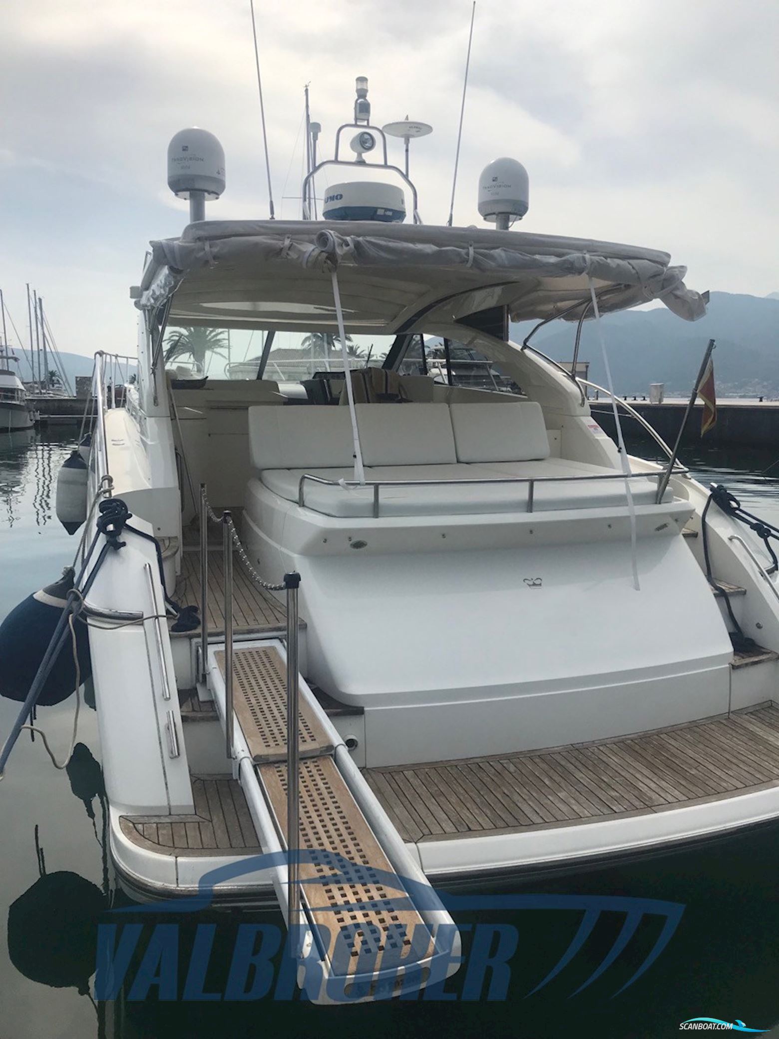 Princess Yachts V 45