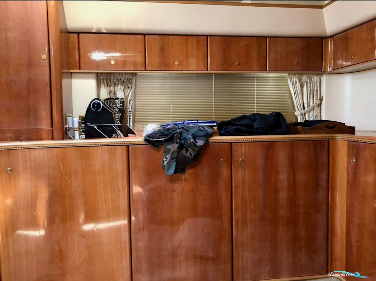 Princess Yachts V55