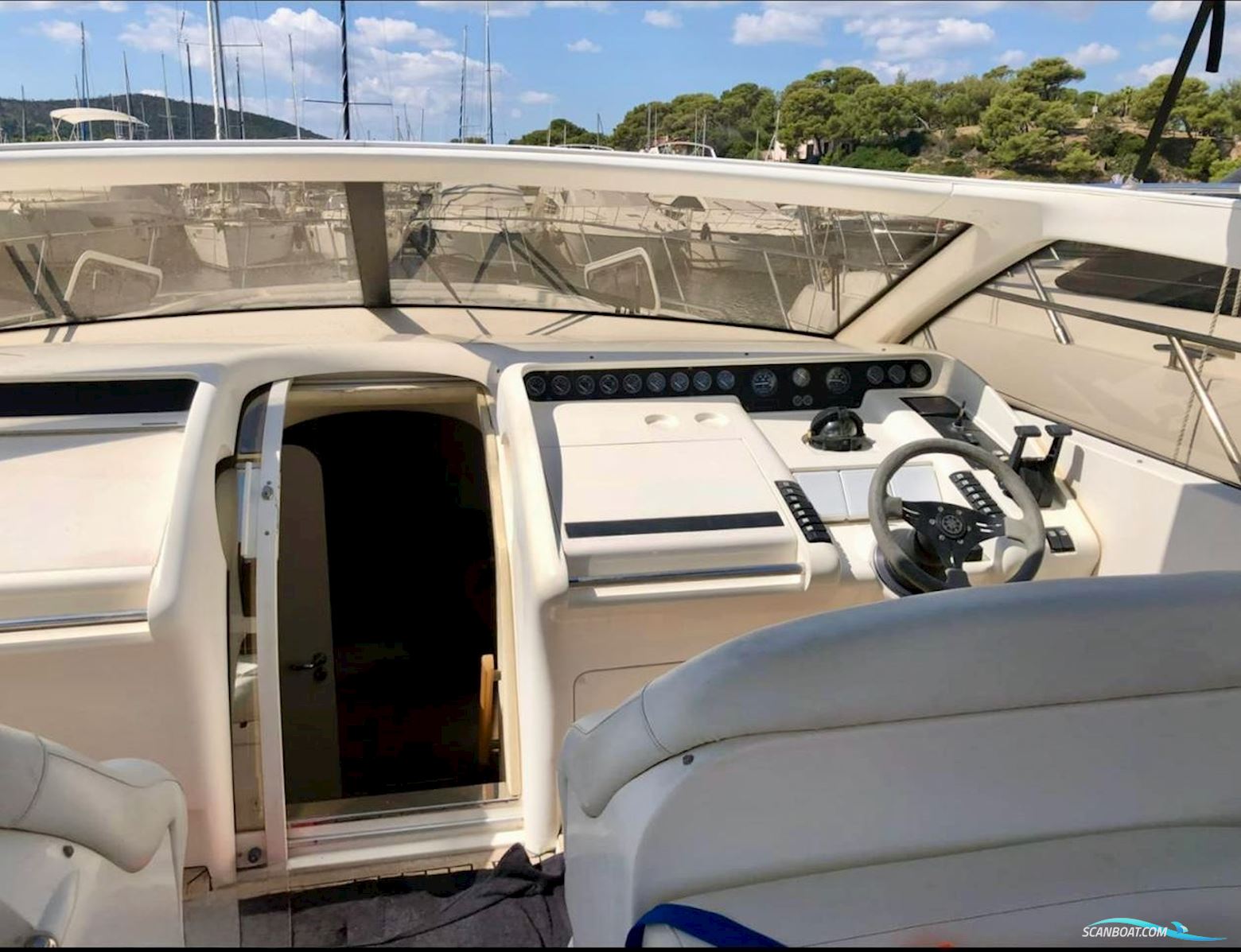 Princess Yachts V55