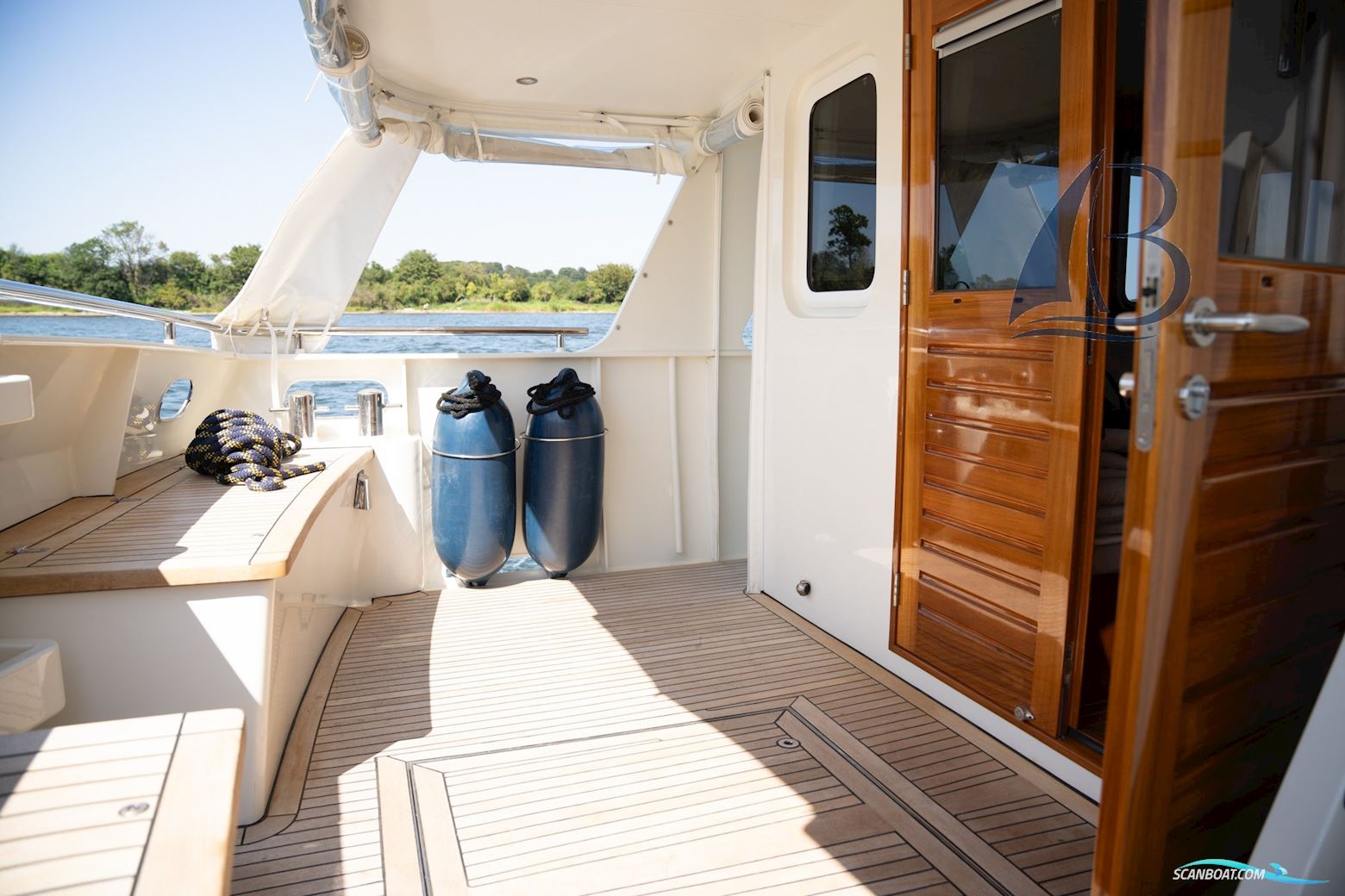 Privateer Trawler 50