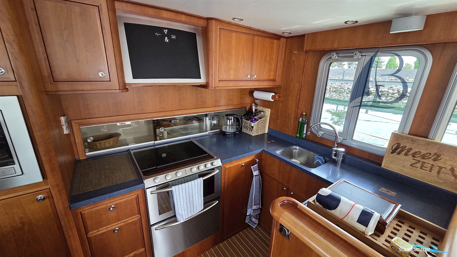 Privateer Trawler 50