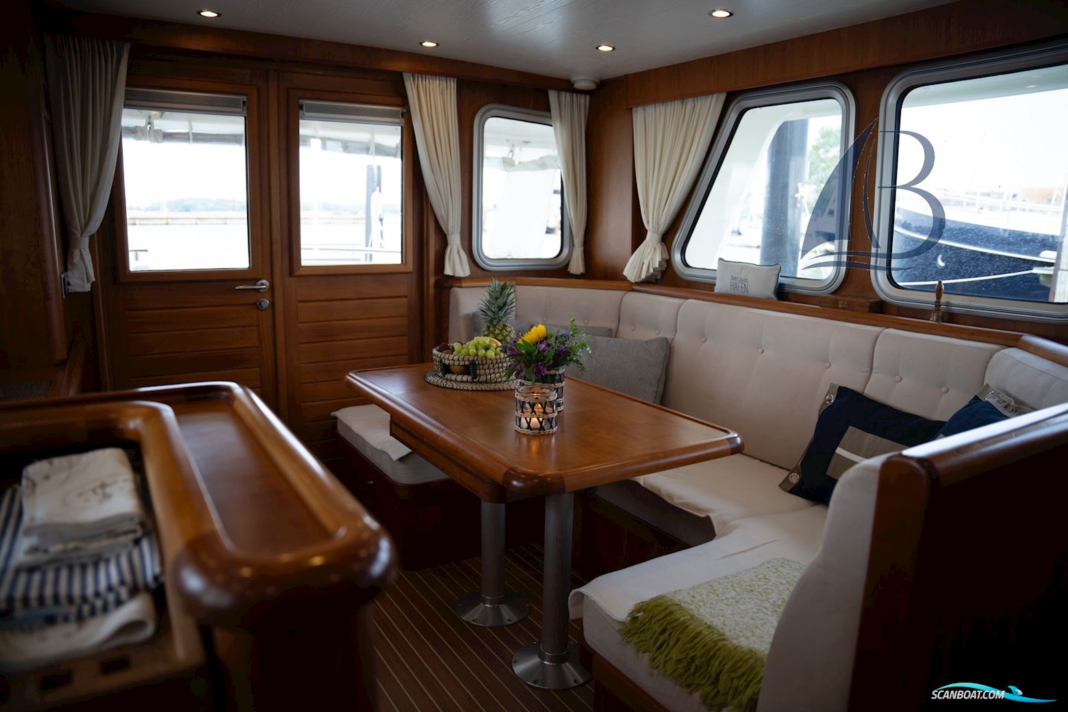Privateer Trawler 50