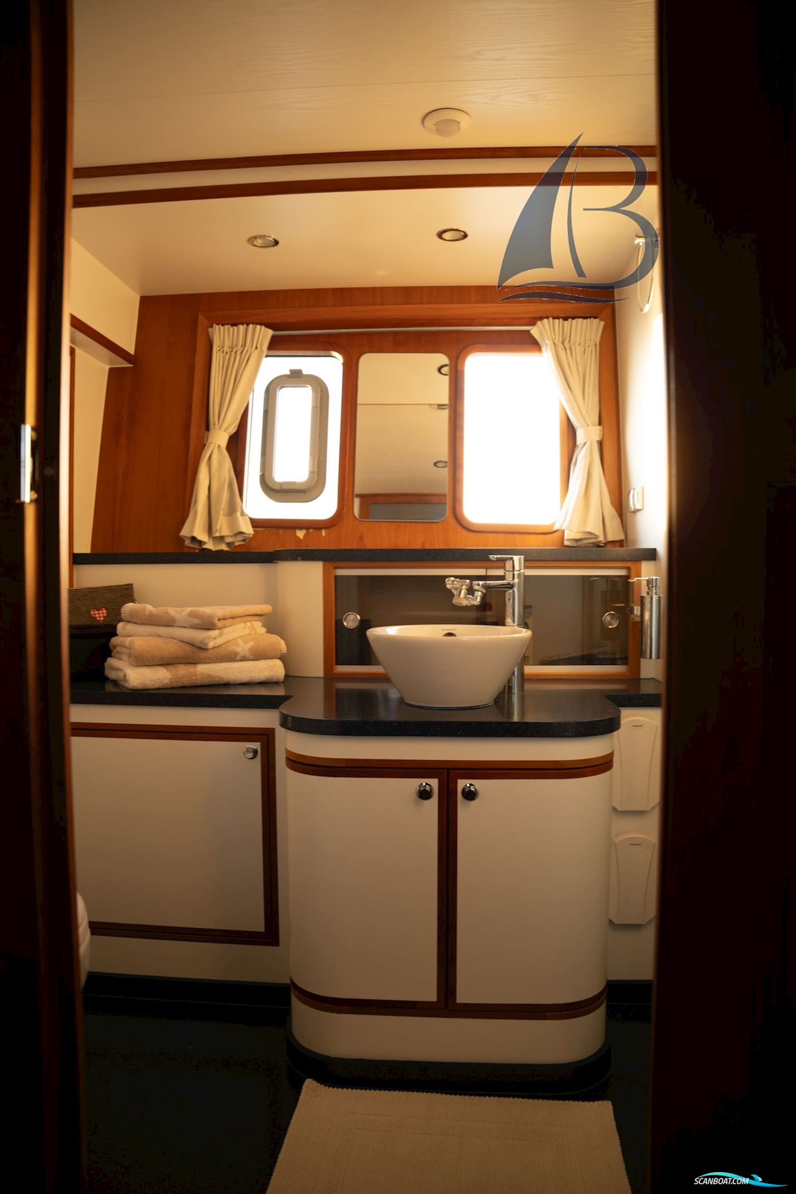 Privateer Trawler 50