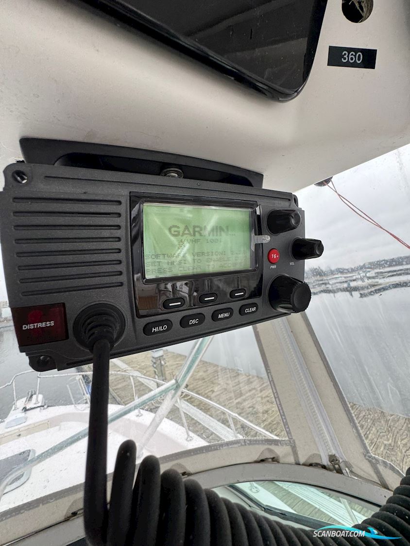 Proline 2950 Mid Cabin